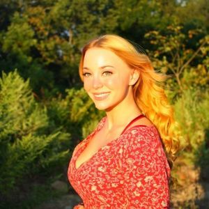 Meet your Posher, Casey